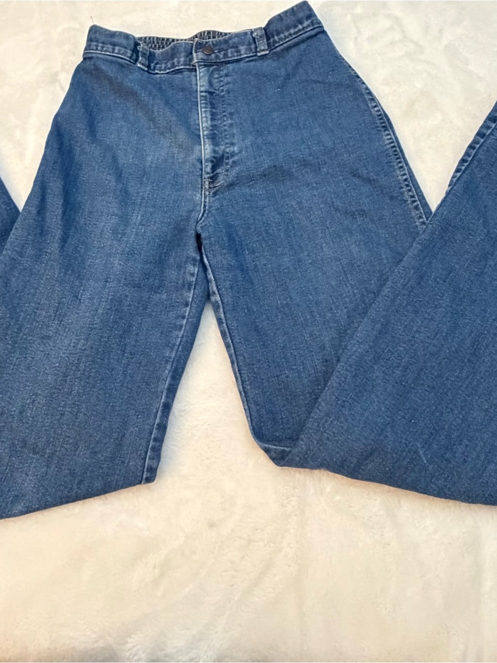 Vintage 1980’s Levi’s Classic High-Rise elastic waist Blue Women’s Jeans